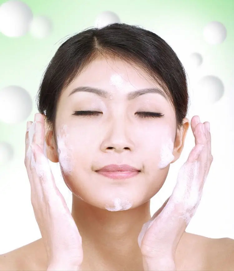 120ml Bioaqua Aloe Vera Moisturizing Massage Cleansing Foam Moisturizing Gentle Care Deap Clean Facial Cleanser
